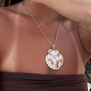 Gold plated and Pink Shell Pendant Necklace